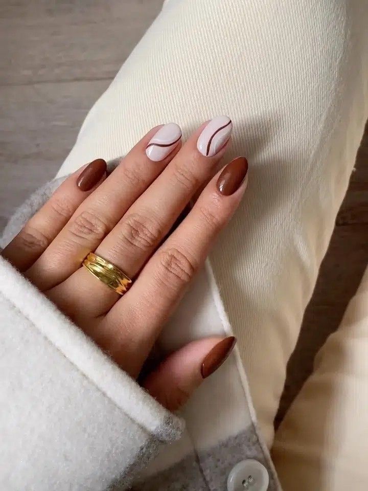 Unhas Mocha Mousse